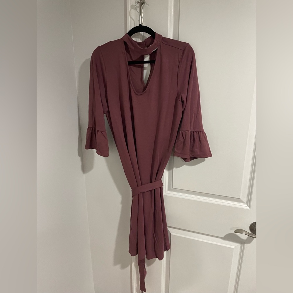 Mock t with cutout maternity dress with bell sleeve and belt size XL